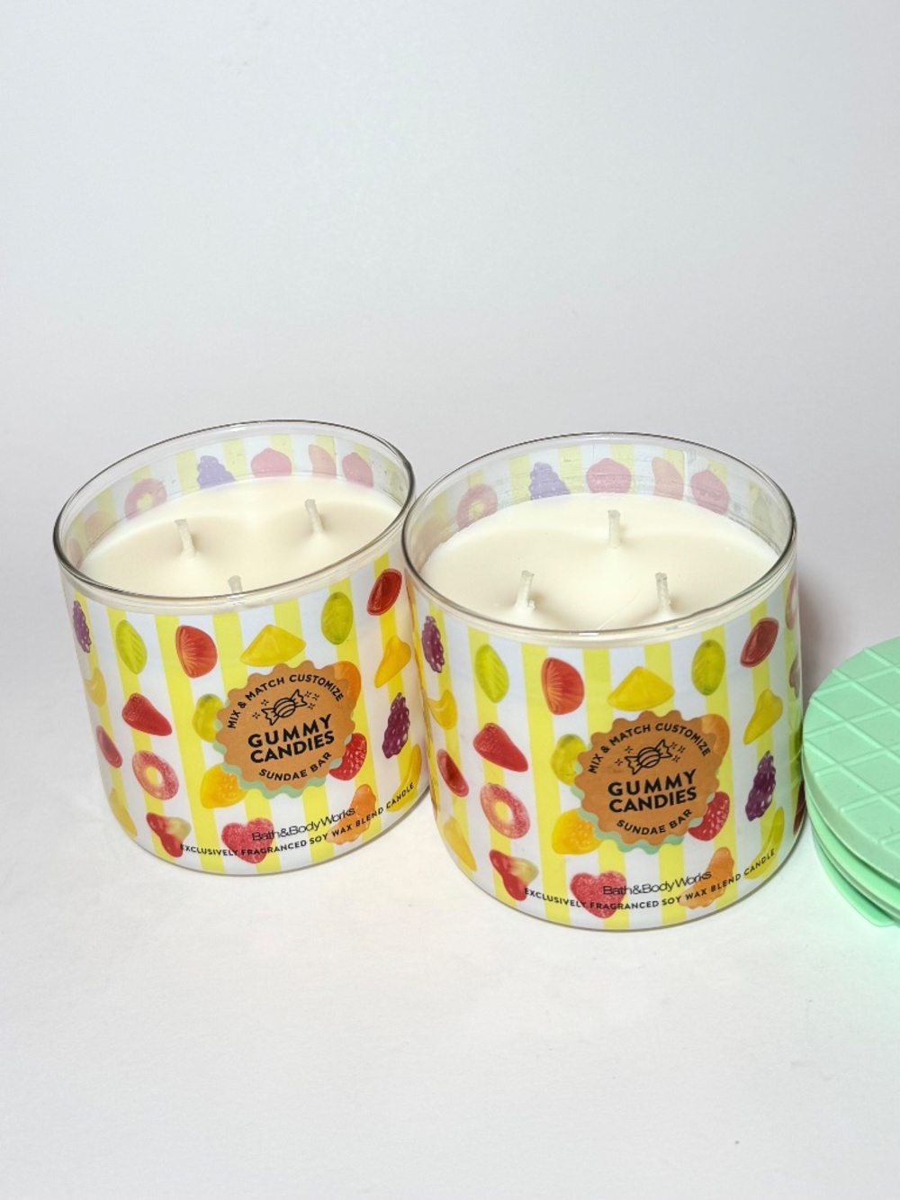GUMMY CANDIES 3-Wick Candles - Picture 2 of 3
